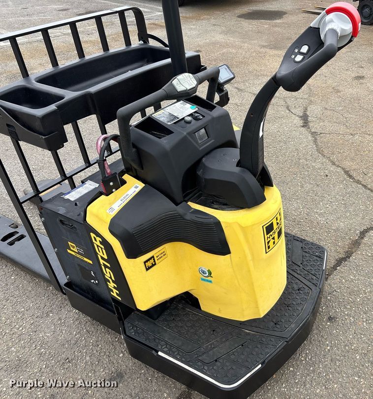 image for item EL6040 2023 Hyster B60ZAC2 pallet jack