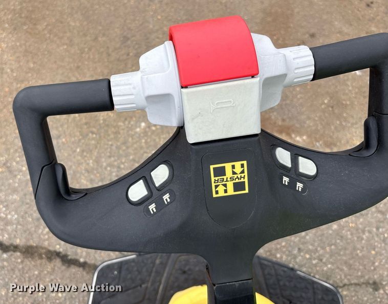 image for item EL6040 2023 Hyster B60ZAC2 pallet jack