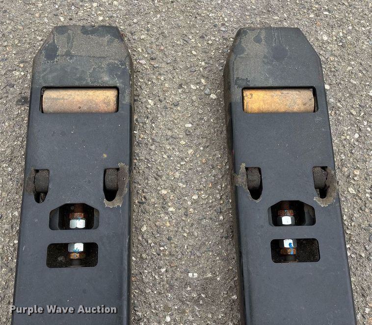 image for item EL6040 2023 Hyster B60ZAC2 pallet jack