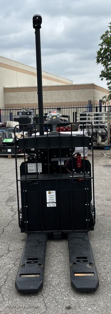 image for item EL6042 2023 Hyster B60ZAC2 pallet jack