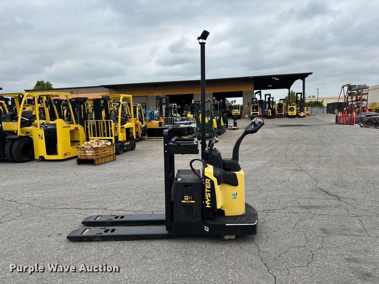 image for item EL6042 2023 Hyster B60ZAC2 pallet jack