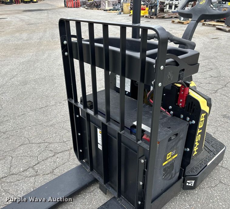 image for item EL6042 2023 Hyster B60ZAC2 pallet jack