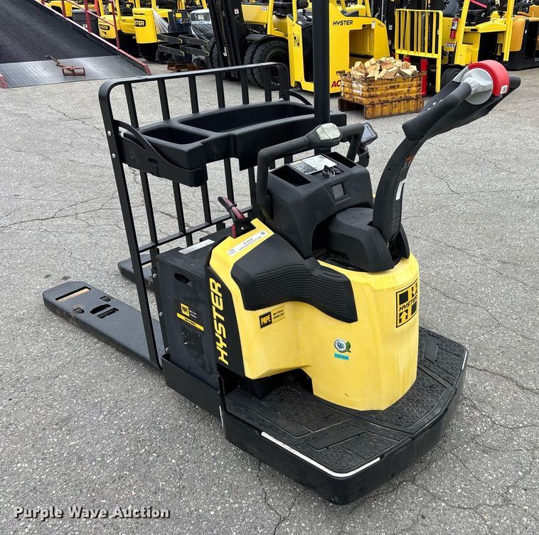 image for item EL6042 2023 Hyster B60ZAC2 pallet jack