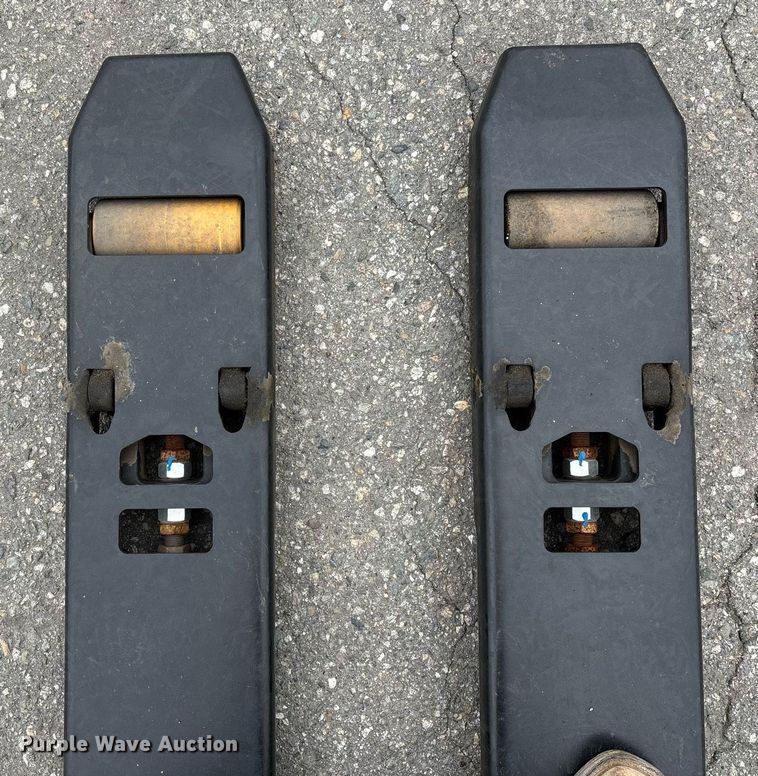 image for item EL6042 2023 Hyster B60ZAC2 pallet jack