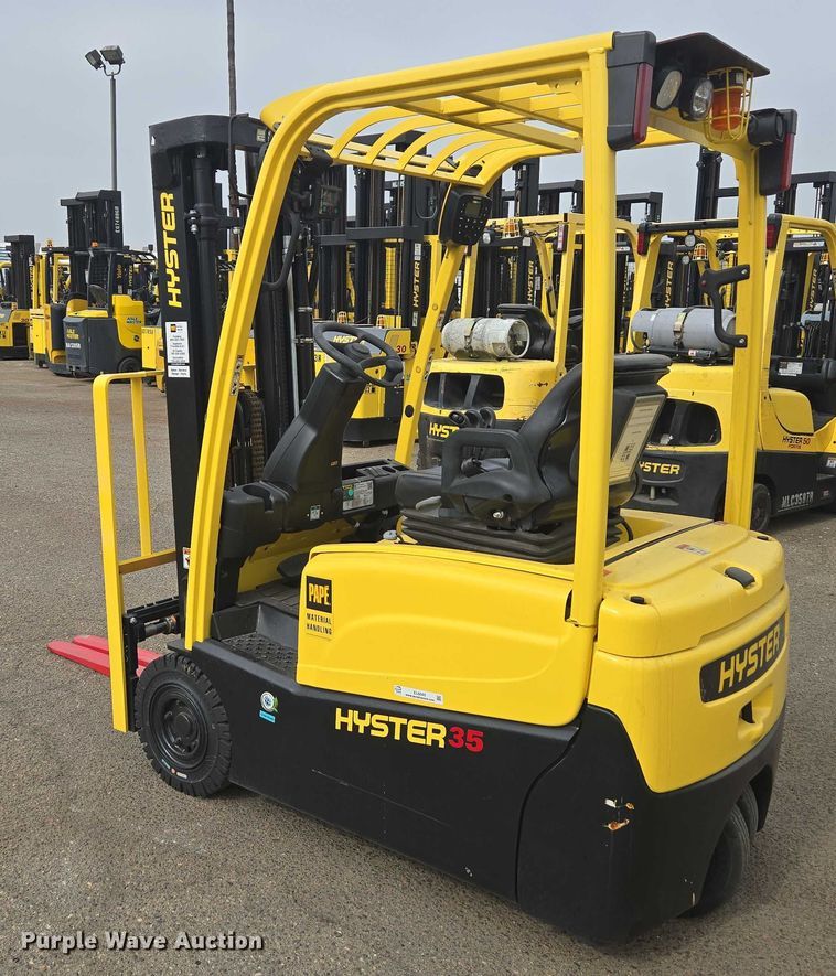 image for item EL6049 2023 Hyster J35XNT forklift