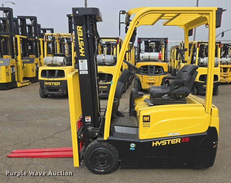 image for item EL6049 2023 Hyster J35XNT forklift
