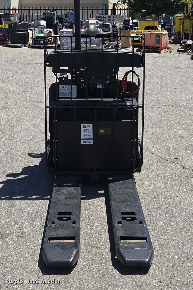 image for item EL6054 2023 Hyster B60ZAC2 pallet jack