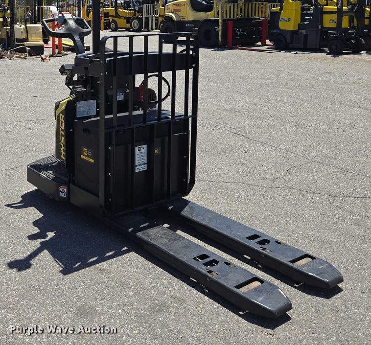image for item EL6054 2023 Hyster B60ZAC2 pallet jack