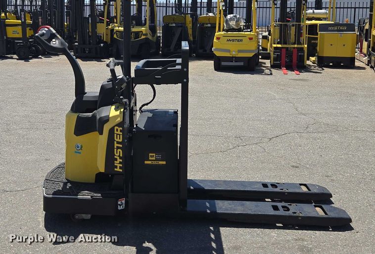 image for item EL6054 2023 Hyster B60ZAC2 pallet jack