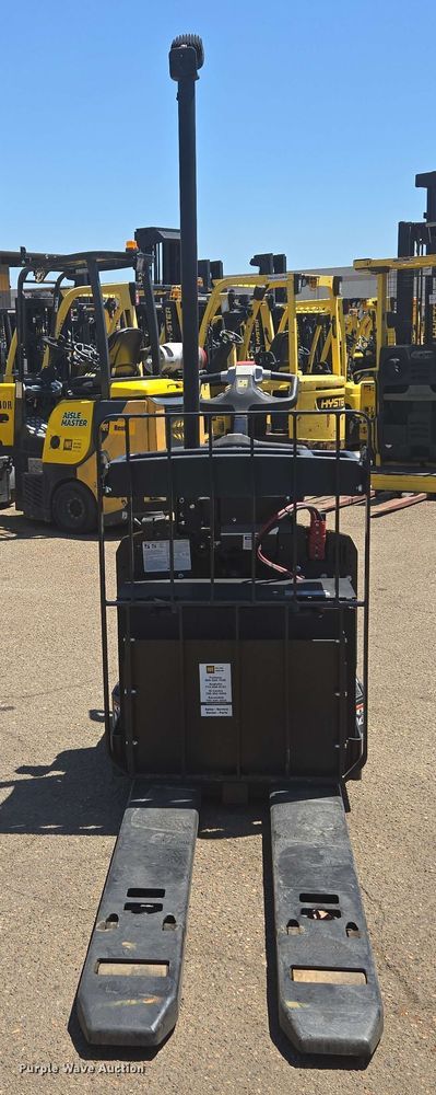 image for item EL6055 2023 Hyster B60ZAC2 pallet jack