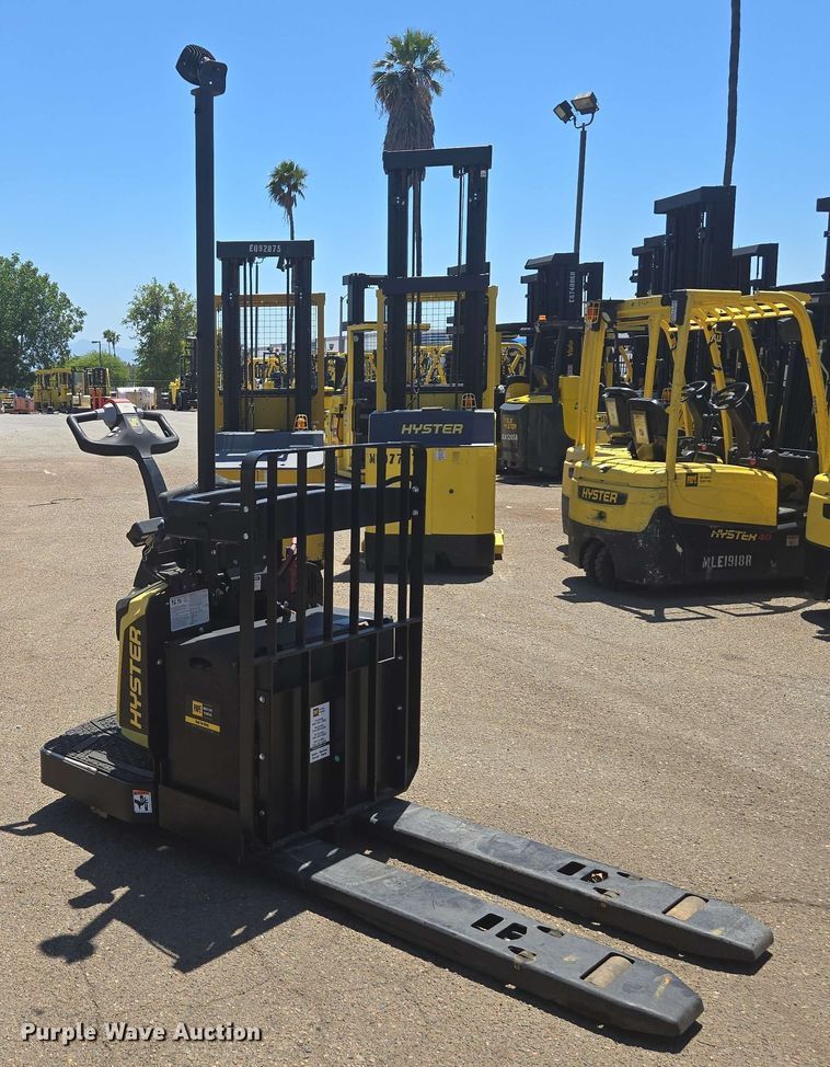 image for item EL6055 2023 Hyster B60ZAC2 pallet jack