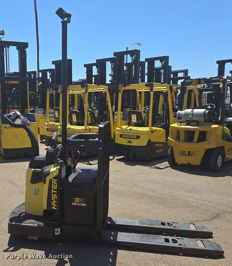 image for item EL6055 2023 Hyster B60ZAC2 pallet jack