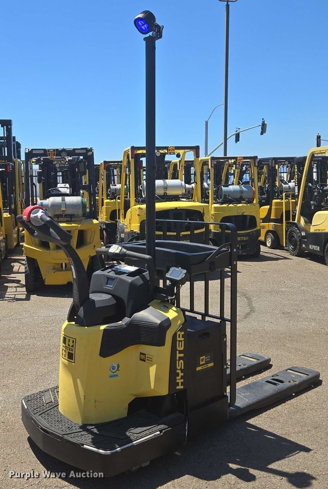 image for item EL6055 2023 Hyster B60ZAC2 pallet jack