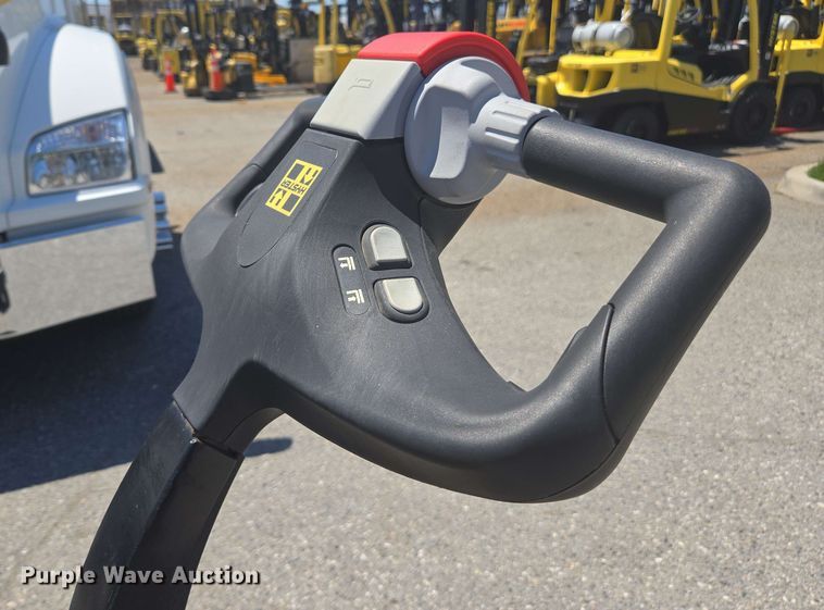 image for item EL6055 2023 Hyster B60ZAC2 pallet jack
