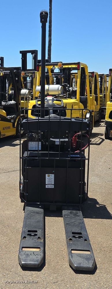 image for item EL6056 2023 Hyster B60ZAC2 pallet jack