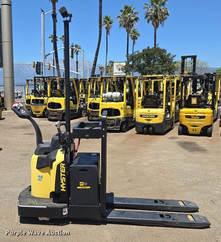 image for item EL6056 2023 Hyster B60ZAC2 pallet jack