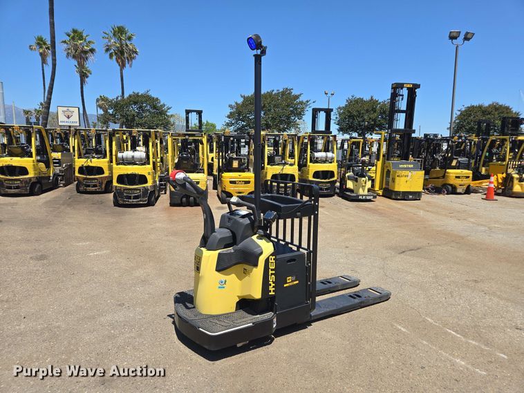 image for item EL6056 2023 Hyster B60ZAC2 pallet jack