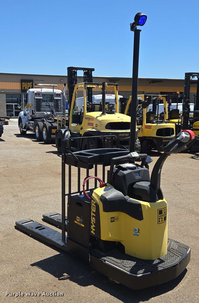 image for item EL6056 2023 Hyster B60ZAC2 pallet jack