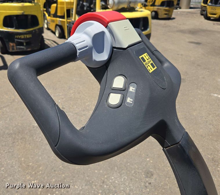 image for item EL6056 2023 Hyster B60ZAC2 pallet jack