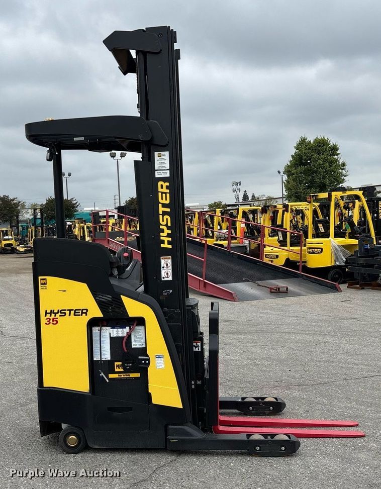 image for item EL6058 2023 Hyster N35ZR3-16.25 reach truck