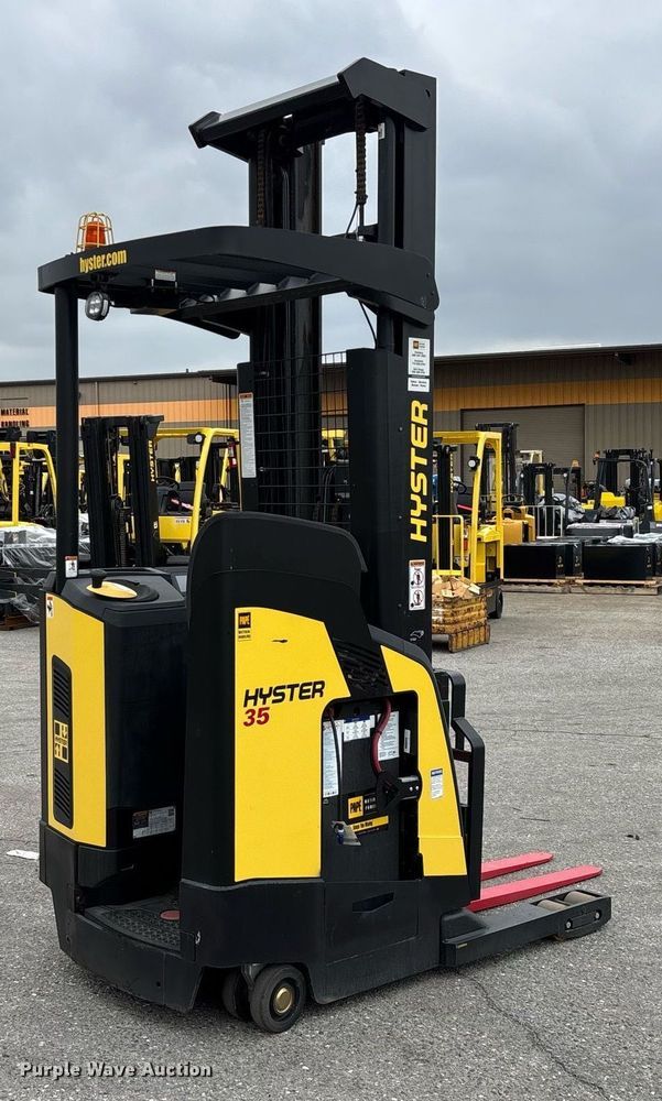 image for item EL6058 2023 Hyster N35ZR3-16.25 reach truck