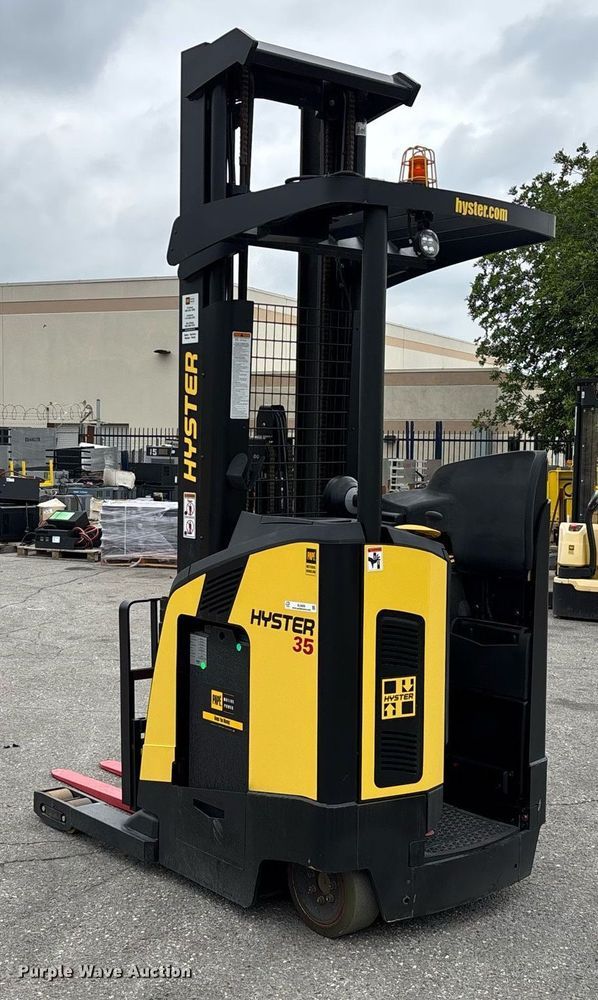 image for item EL6058 2023 Hyster N35ZR3-16.25 reach truck