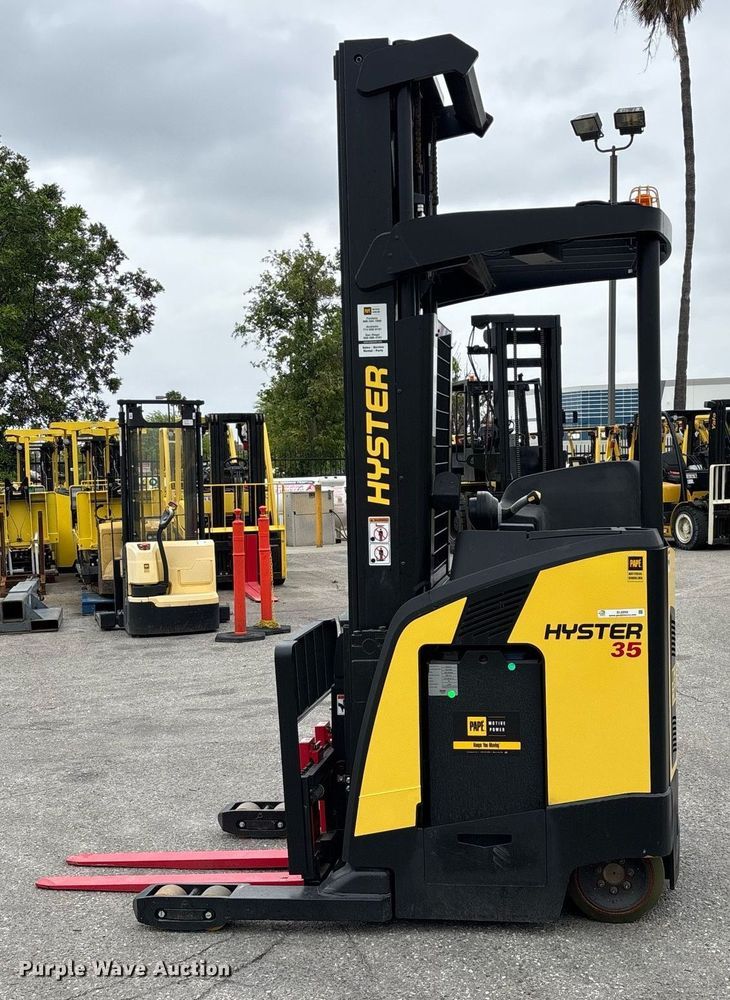 image for item EL6058 2023 Hyster N35ZR3-16.25 reach truck