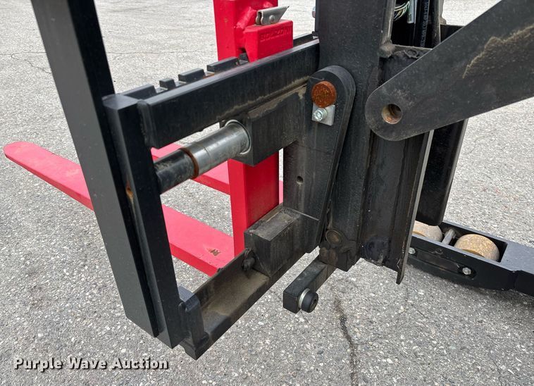 image for item EL6058 2023 Hyster N35ZR3-16.25 reach truck