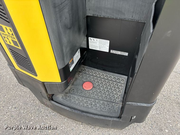 image for item EL6058 2023 Hyster N35ZR3-16.25 reach truck