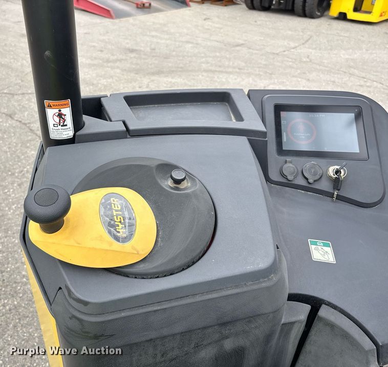 image for item EL6058 2023 Hyster N35ZR3-16.25 reach truck