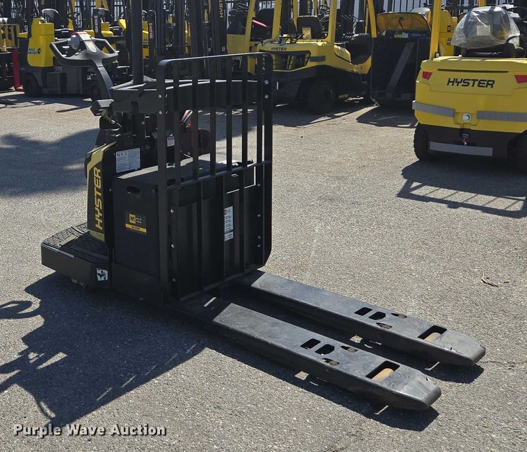 image for item EL6060 2023 Hyster B60ZAC2 pallet jack