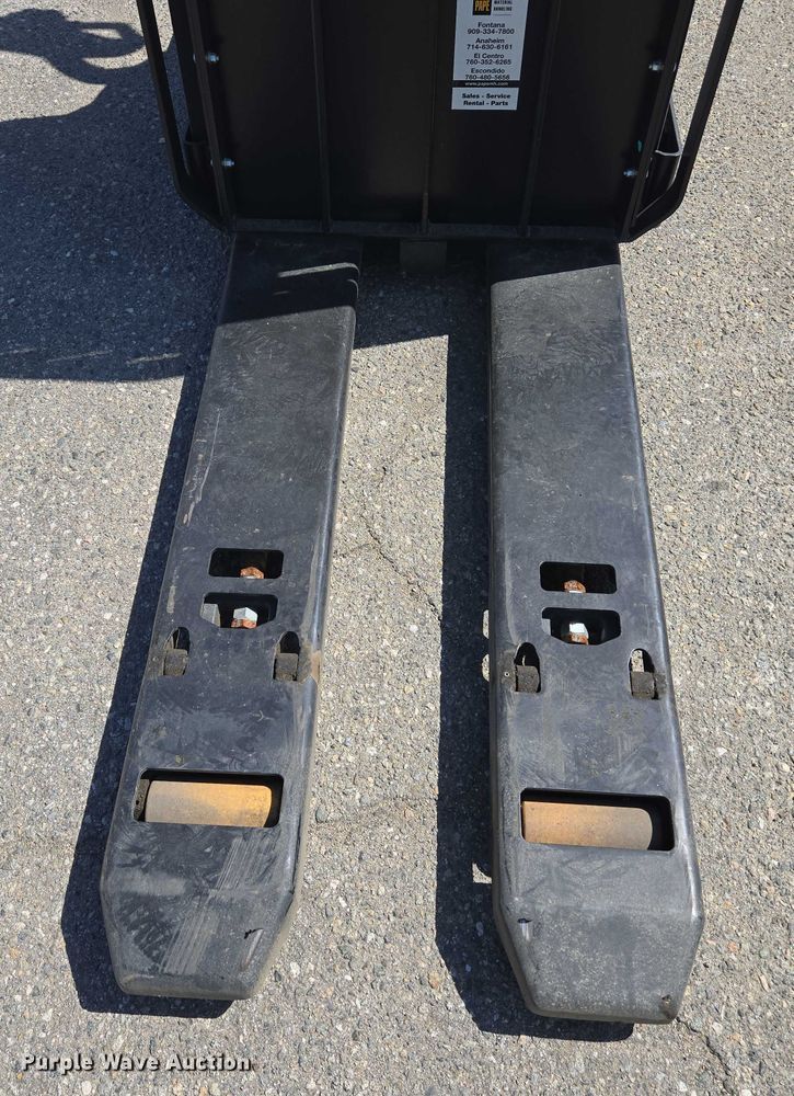 image for item EL6060 2023 Hyster B60ZAC2 pallet jack