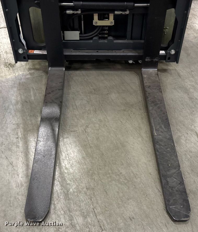 image for item ND9809 2023 Linde E18 forklift