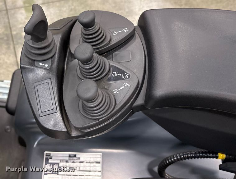 image for item ND9809 2023 Linde E18 forklift