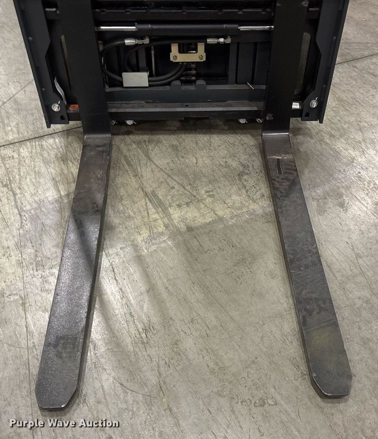 image for item ND9814 2023 Linde E18 forklift