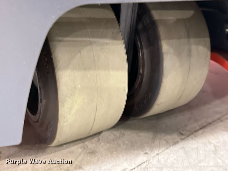 image for item ND9832 2023 Linde E18S forklift