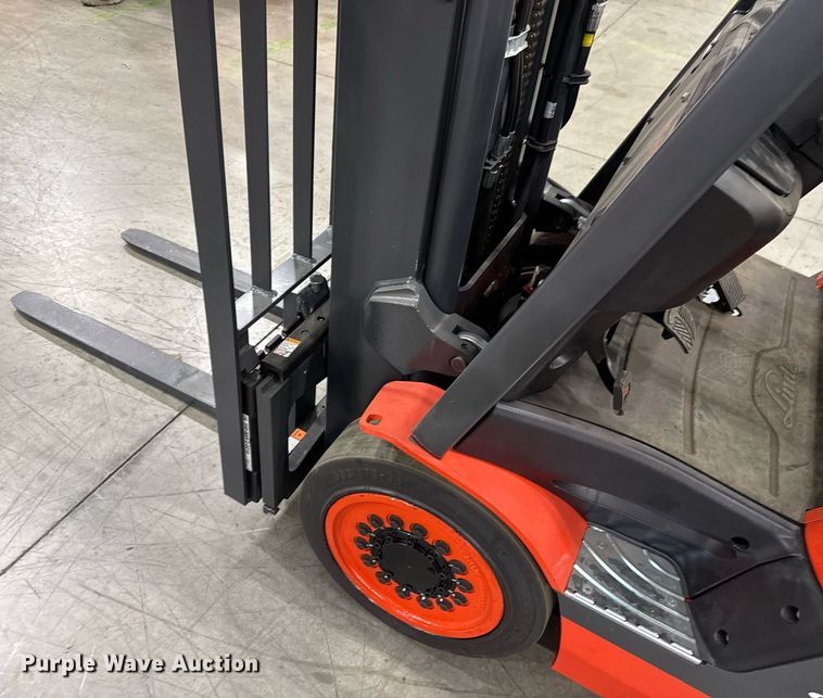 image for item ND9833 2024 Linde HT25CT forklift