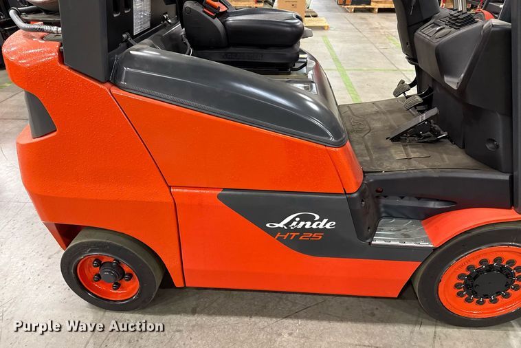 image for item ND9833 2024 Linde HT25CT forklift