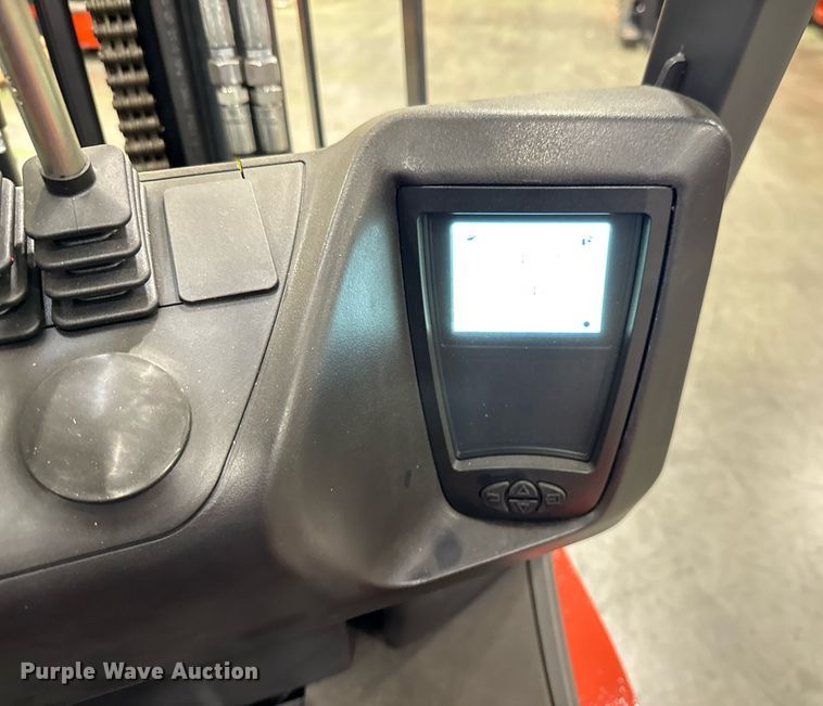 image for item ND9833 2024 Linde HT25CT forklift