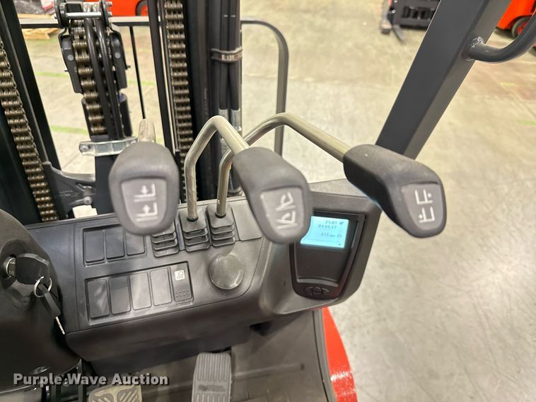 image for item ND9833 2024 Linde HT25CT forklift