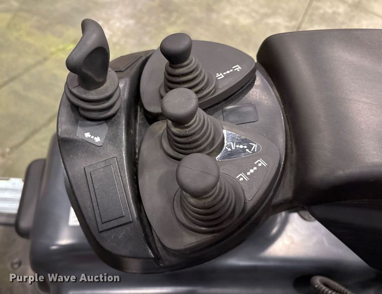 image for item ND9834 2023 Linde E18 forklift