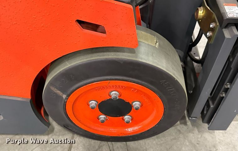 image for item ND9842 2023 Linde E18S forklift