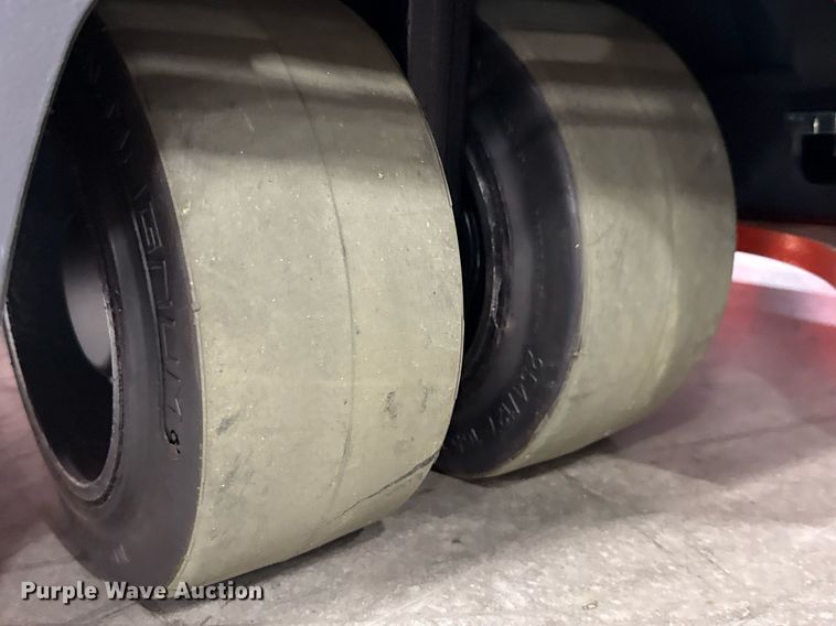 image for item ND9854 2023 Linde E18S forklift