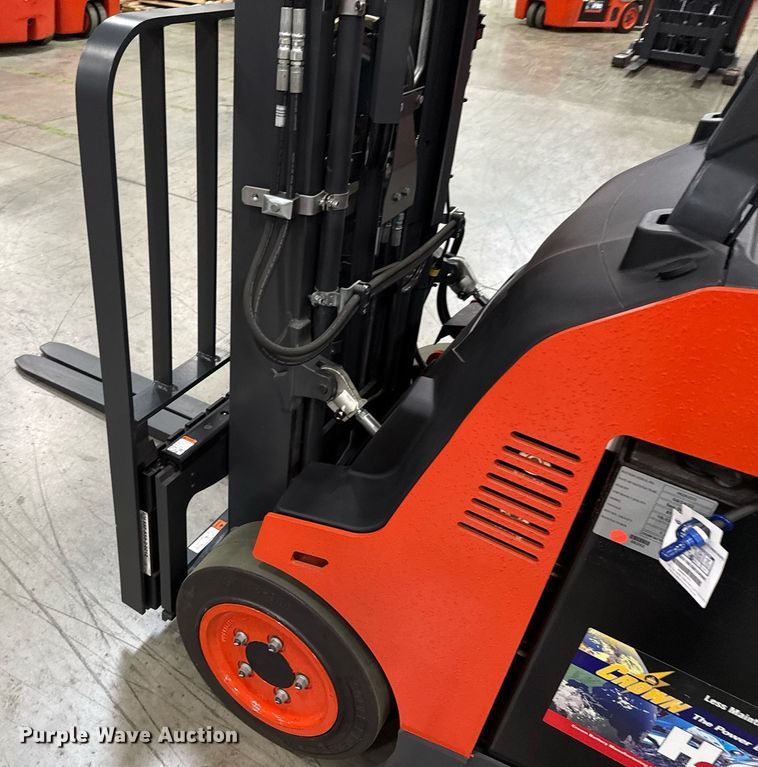 image for item ND9865 2023 Linde E18S forklift