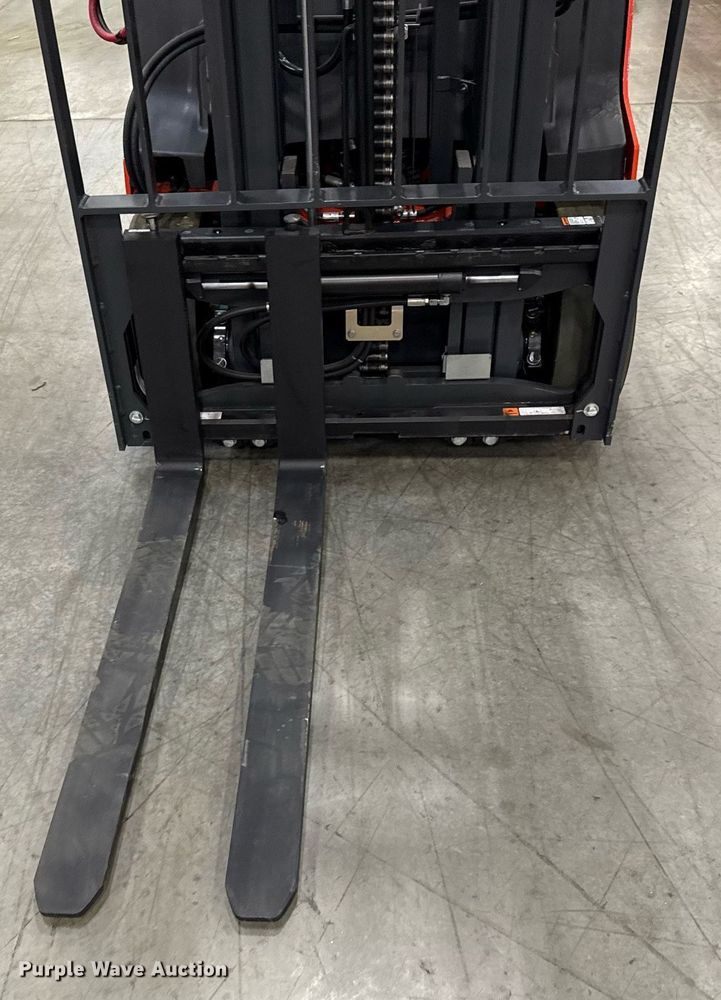 image for item ND9870 2023 Linde E18S forklift