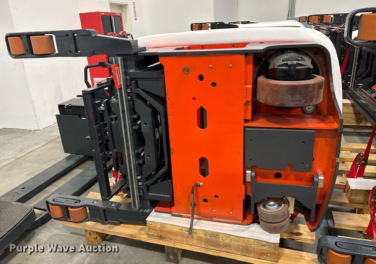 image for item ND9894 2023 Linde R17SX reach truck