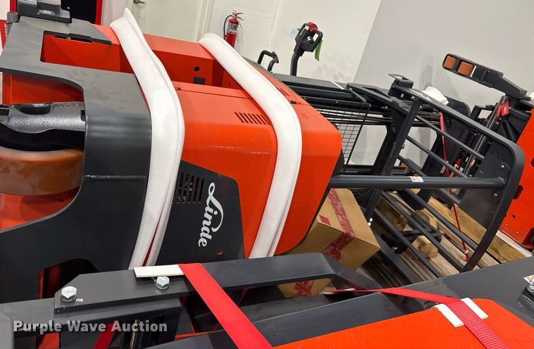 image for item ND9895 2023 Linde R17SX reach truck