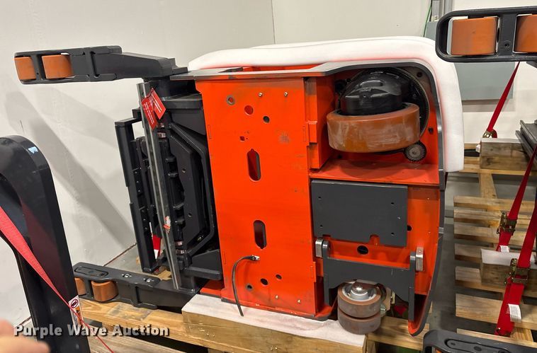 image for item ND9896 2023 Linde R17SX reach truck