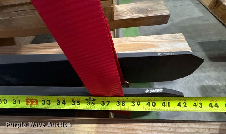 image for item ND9899 2023 Linde R17SX reach truck