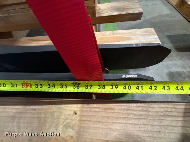 image for item ND9905 2023 Linde R17SX reach truck